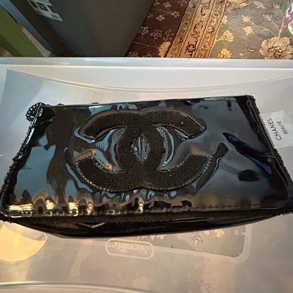 Black Purse - Picture 1 of 11